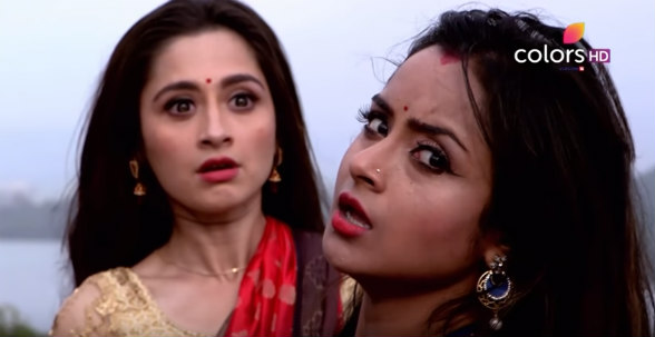Ishq Ka Rang Safed (340. ep.) 25.08.2016. – Dhaani spašava Atharvu, Chandan upuca Kamini koja pada sa litice!