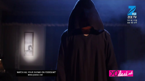 Ek Tha Raja Ek Thi Rani (457. ep.) 28.04.2017. – Misteriozni čovek želi da uništi Rani i njenu porodicu!