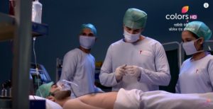 Savitri Devi College & Hospital - 20. 7. 2018. - Doktor Kabir operiše Vira i spasi mu život!