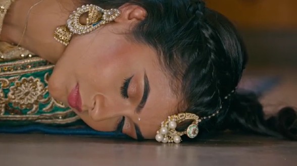 Mehndi Hai Rachne Waali – 29. epizoda – Palavi se onesvesti!